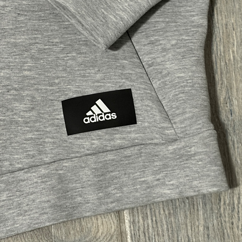 LIKE NEW! Women's Adidas Gray Knit Hoodie - XS - Picture 3 of 9